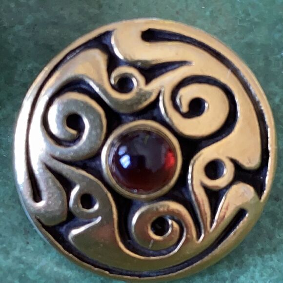 14k  gold & garnet earrings - Picture 4 of 7